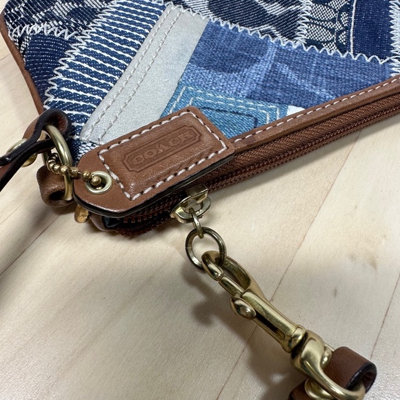 COACH Indigo Signature Denim Patchwork Leather Wristlet Clutch Hangtag Y2K - Picture 5 of 10